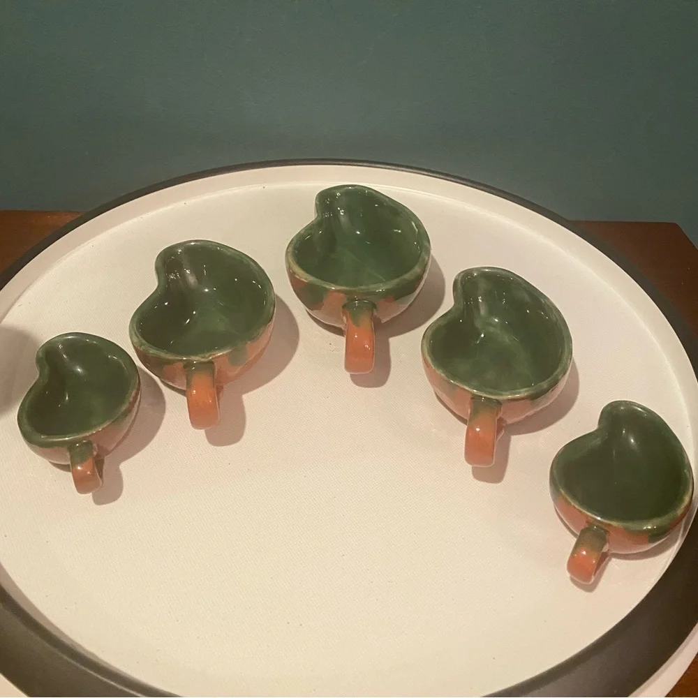 Set of 5 Williams Sonoma Chili Pepper stacking bowls